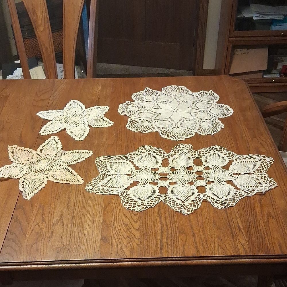 4 pc. elegant pineapple crochet set in ecru and white color‎